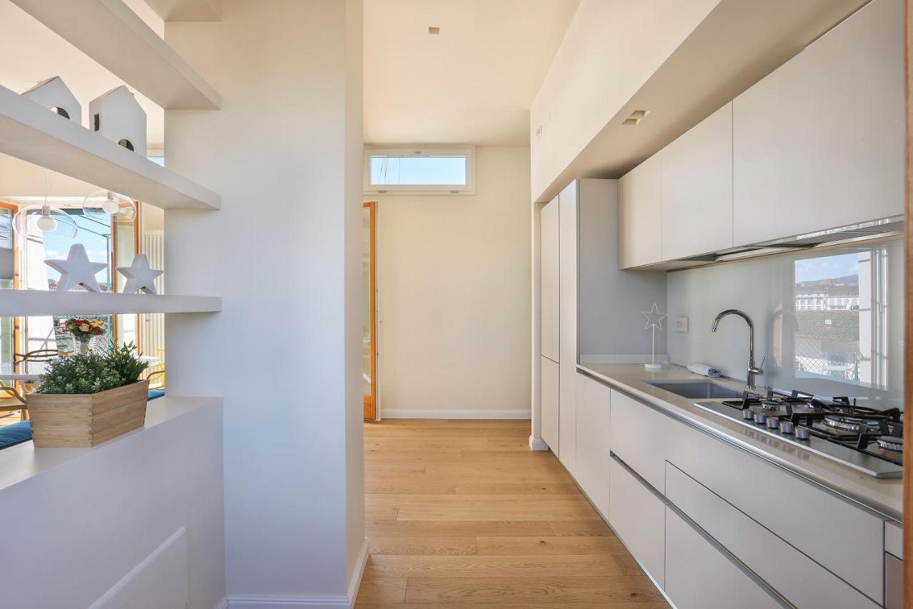 Penthouse With Big Terrace In Oltrarno Apartment ฟลอเรนซ์ ภายนอก รูปภาพ