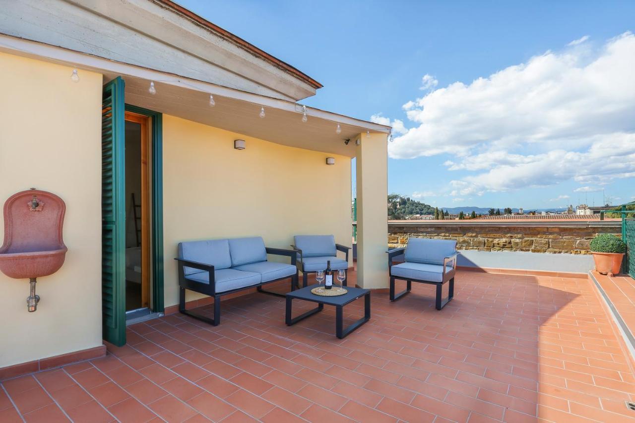 Penthouse With Big Terrace In Oltrarno Apartment ฟลอเรนซ์ ภายนอก รูปภาพ